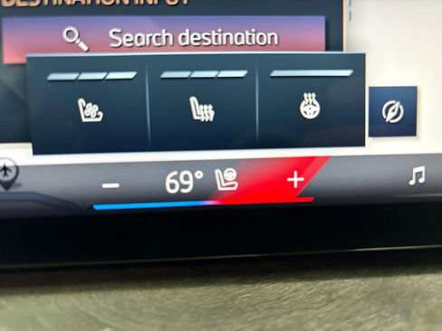 Used 2024 BMW X7 xDrive40i image 27