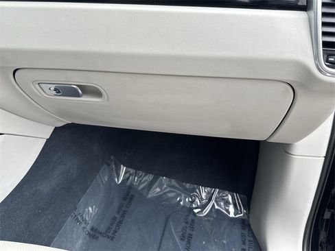 Used 2023 Porsche Cayenne Turbo S image 35