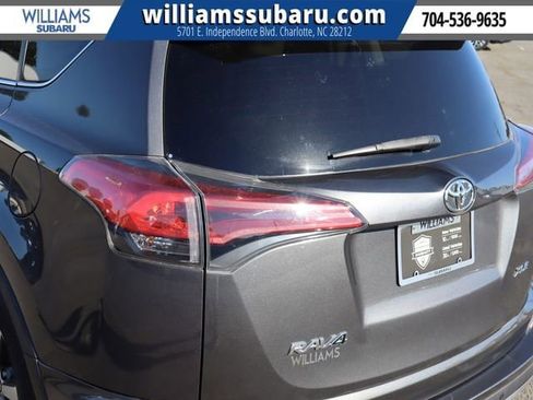 Used 2017 Toyota RAV4 XLE FWD image 13