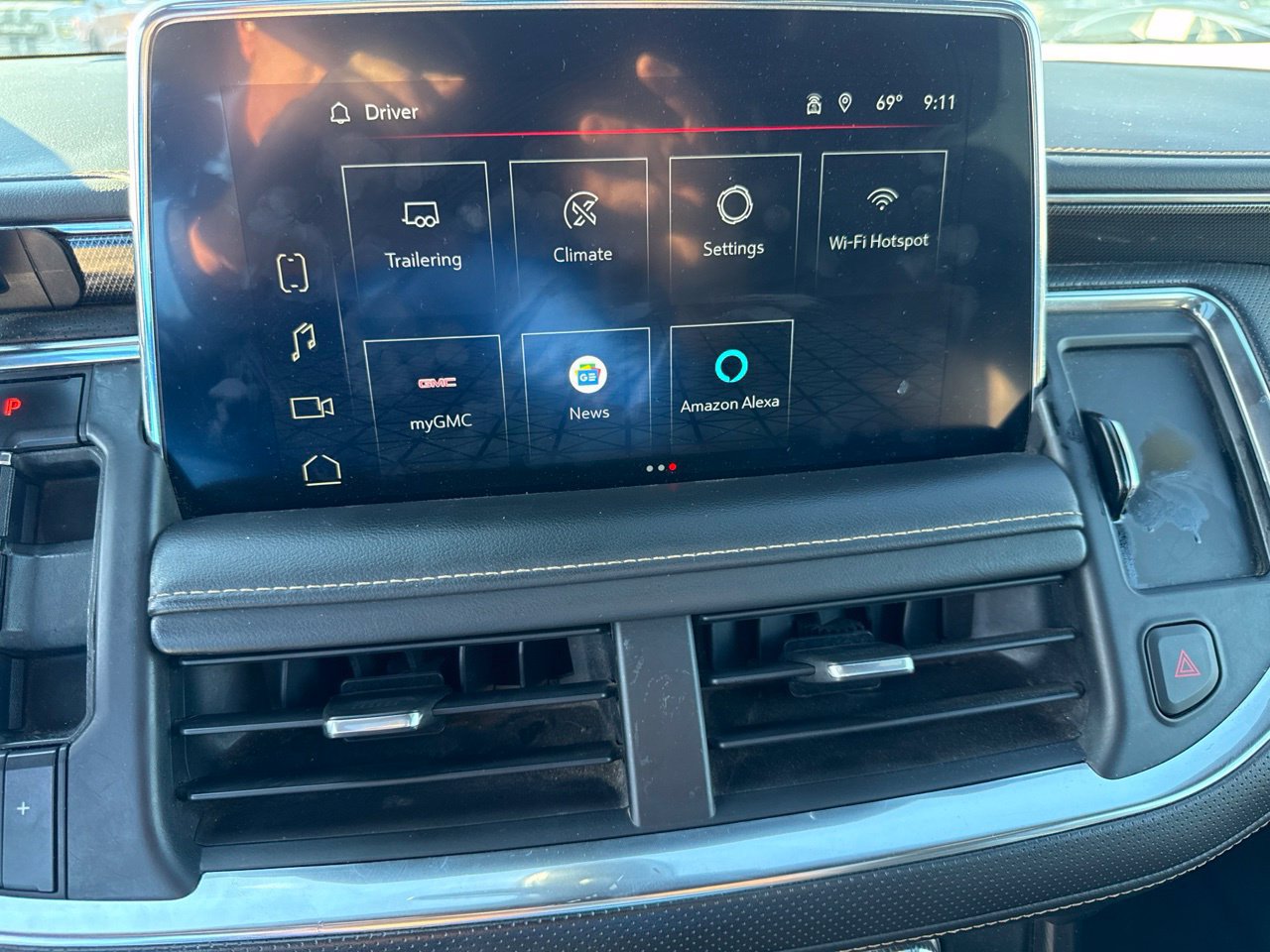Used 2022 GMC Yukon XL AT4 w/ Max Trailering Package AWD/4WD image 24