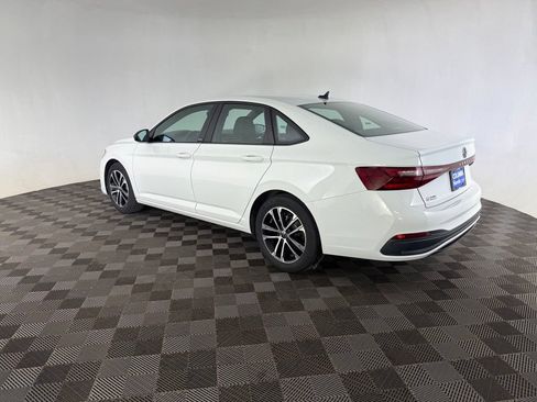 Used 2025 Volkswagen Jetta Sport FWD image 4