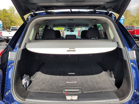 Used 2025 Nissan Rogue SV FWD image 17