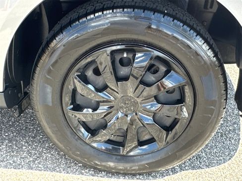 Used 2019 Dodge Journey SE image 19