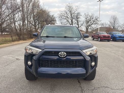 Used 2016 Toyota 4Runner SR5 image 2