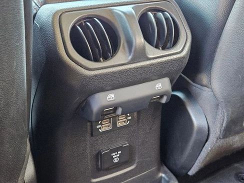 Used 2021 Jeep Wrangler Unlimited Rubicon AWD/4WD image 16
