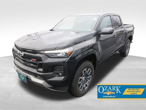 Used 2025 Chevrolet Colorado Z71 image 1