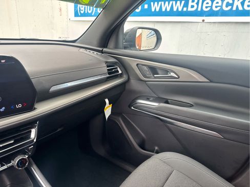 Used 2024 Chevrolet Traverse LT w/ Trailering Package AWD/4WD image 36