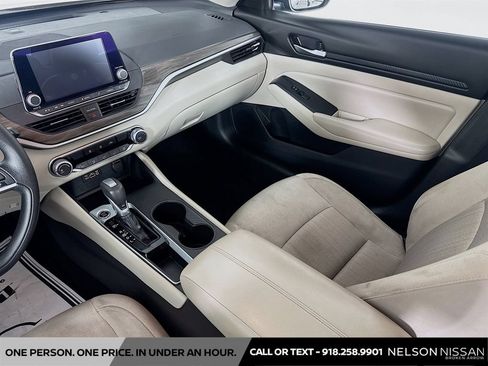 Certified 2025 Nissan Altima 2.5 SV FWD image 21
