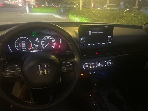 Used 2025 Honda Civic Sport image 3