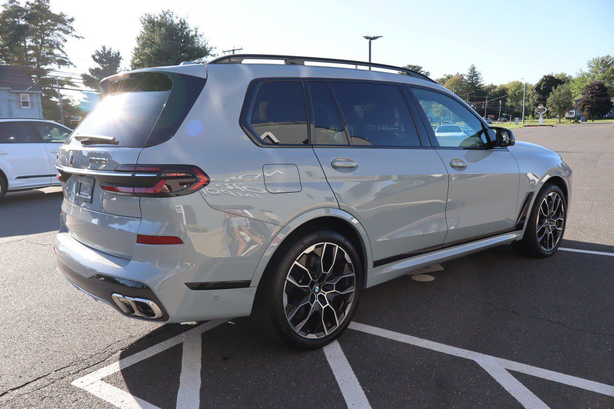 Used 2026 BMW X7 M60i AWD/4WD image 6