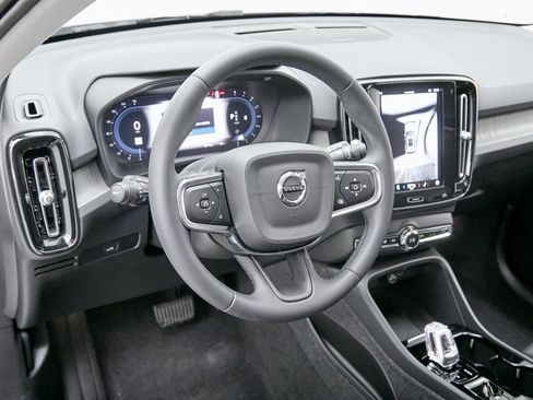 Certified 2024 Volvo XC40 B5 Plus w/ Protection Package Premier image 14