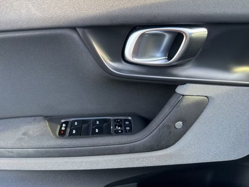 Used 2021 Polestar Polestar 2 w/ Performance Package image 12