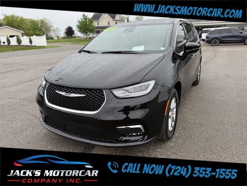 Used 2026 Chrysler Pacifica Select FWD image 6