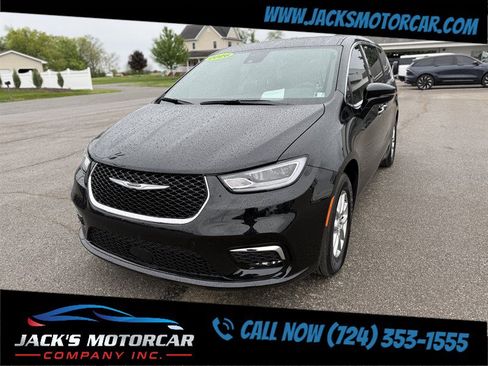 Used 2026 Chrysler Pacifica Select FWD image 6