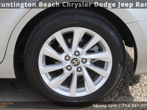 Used 2021 Toyota Camry LE image 6