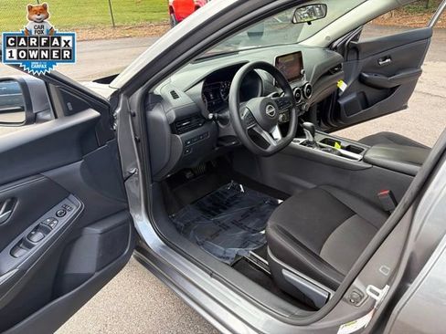 Used 2024 Nissan Sentra SV FWD image 11