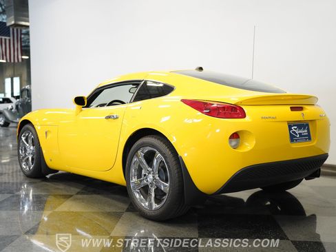 Used 2009 Pontiac Solstice Coupe w/ Premium Package image 11