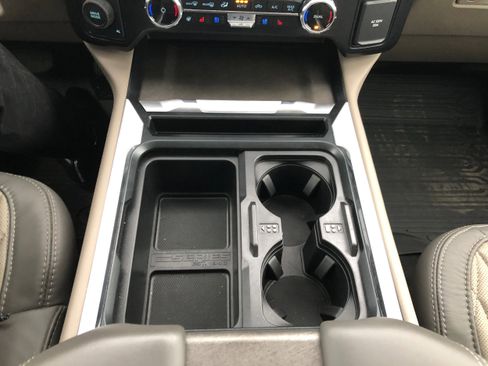 Used 2025 Ford F250 Platinum w/ Platinum Plus Package image 14