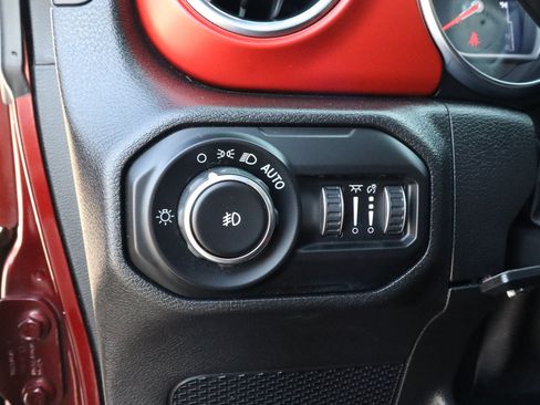 Used 2021 Jeep Wrangler Unlimited Rubicon AWD/4WD image 21