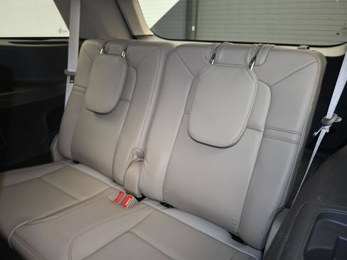 Used 2020 Lincoln Aviator 2WD w/ Class IV Trailer Tow Package image 22