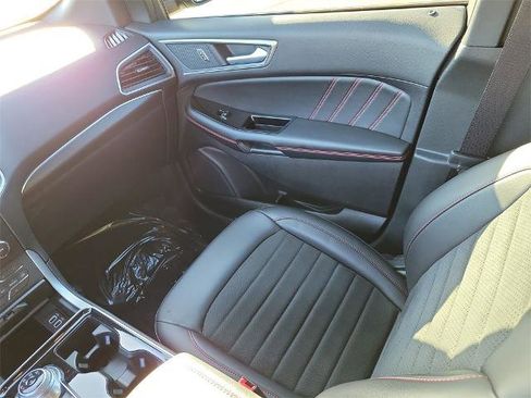 Certified 2020 Ford Edge ST-Line image 18