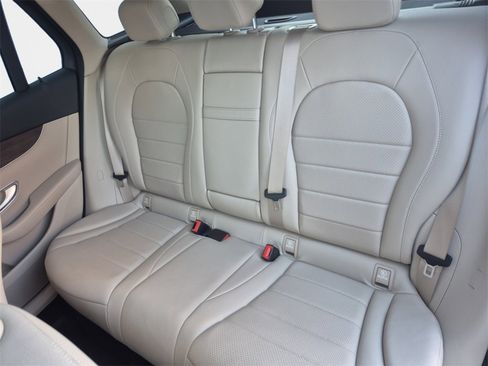 Used 2022 Mercedes-Benz GLC 300 4MATIC image 20