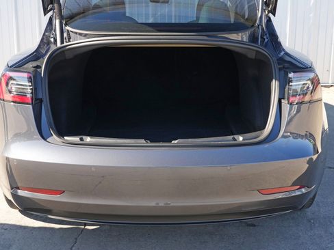 Used 2022 Tesla Model 3 image 10