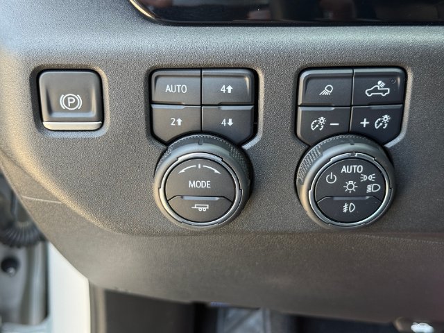 Used 2022 Chevrolet Silverado 1500 LT Trail Boss w/ LT Trail Boss Premium Package AWD/4WD image 23