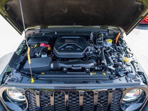 Used 2023 Jeep Wrangler Unlimited w/ Cold Weather Group AWD/4WD image 25