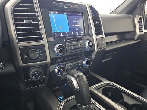 Used 2017 Ford F150 Platinum w/ Technology Package image 30