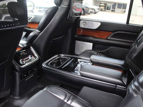 Used 2019 Lincoln Navigator Reserve w/ Cargo Package AWD/4WD image 19