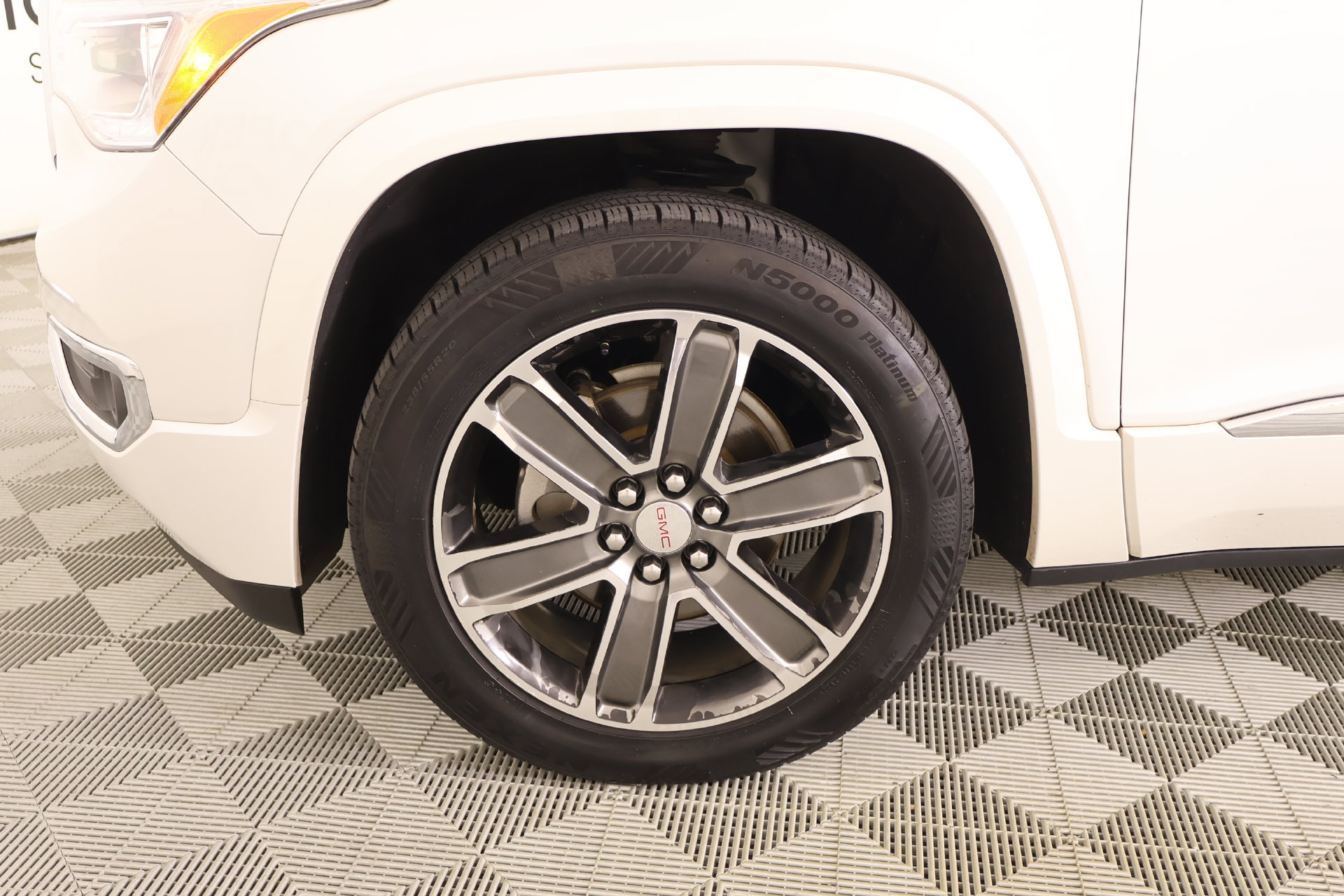 Used 2019 GMC Acadia Denali FWD image 19