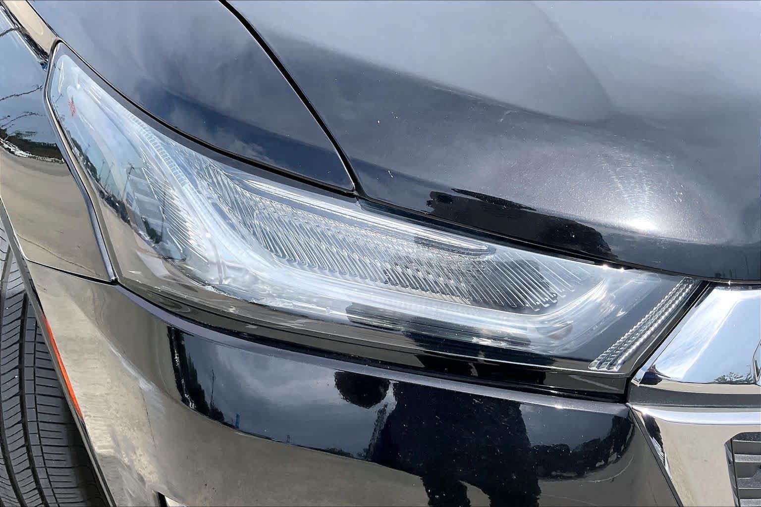 Used 2022 Chevrolet Traverse LT FWD image 25