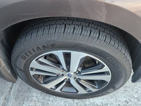 Used 2019 Subaru Outback 2.5i Limited AWD/4WD image 5