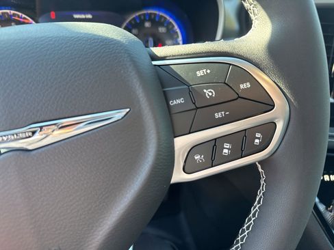 New 2026 Chrysler Pacifica Select image 12