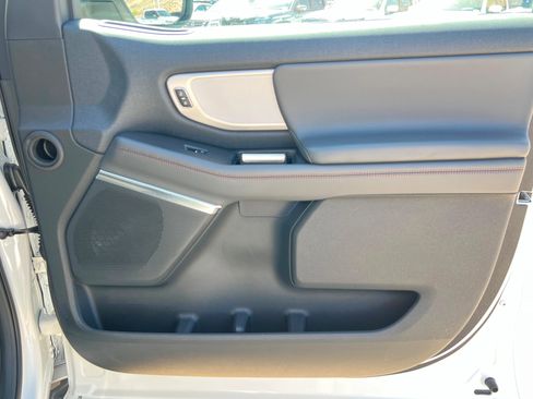 Used 2025 Ford Expedition Active AWD/4WD image 25