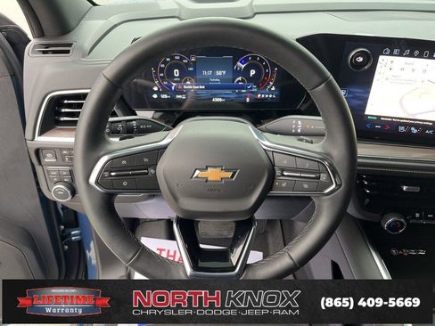 Used 2025 Chevrolet Suburban Premier image 8