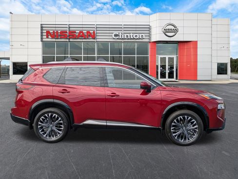 New 2026 Nissan Rogue Platinum w/ Platinum Premium Package image 2