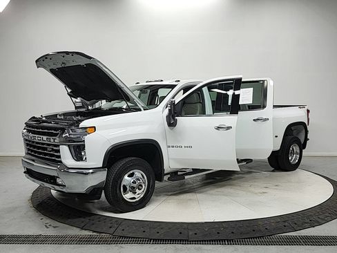 Used 2023 Chevrolet Silverado 3500 LTZ w/ LTZ Convenience Package AWD/4WD image 11