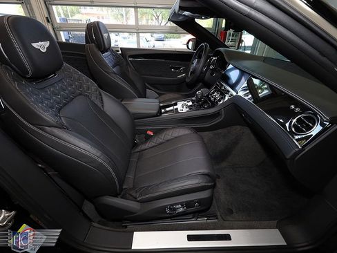 Used 2022 Bentley Continental GT V8 image 14