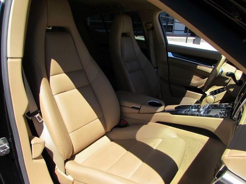 Used 2015 Porsche Panamera 4 AWD/4WD image 35