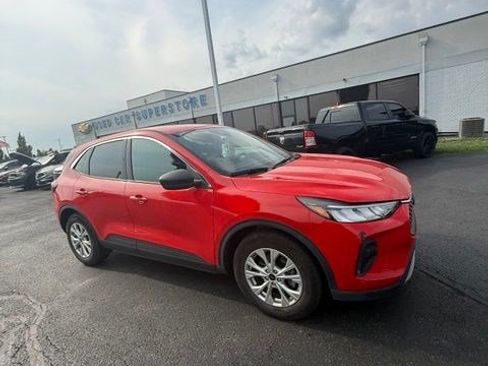 Used 2024 Ford Escape Active FWD image 3