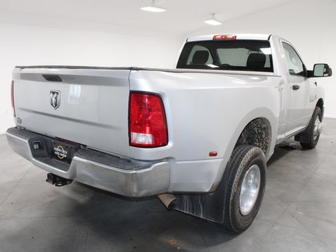 Used 2018 RAM 3500 Tradesman w/ Chrome Appearance Group RWD image 9