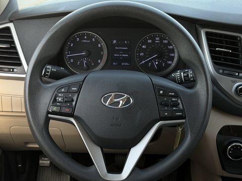 Used 2018 Hyundai Tucson SE w/ Cargo Package FWD image 12