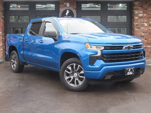 Used 2022 Chevrolet Silverado 1500 RST w/ Z71 Off-Road Package image 2