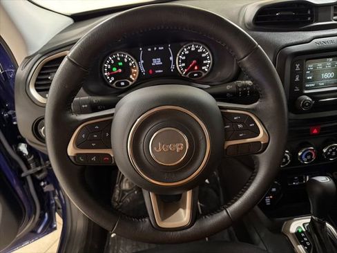 Used 2017 Jeep Renegade Latitude AWD/4WD image 12