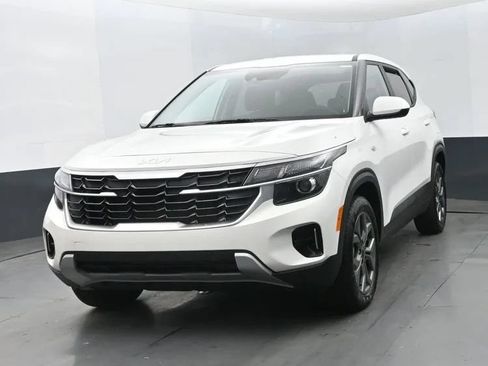 Used 2026 Kia Seltos LX FWD image 1