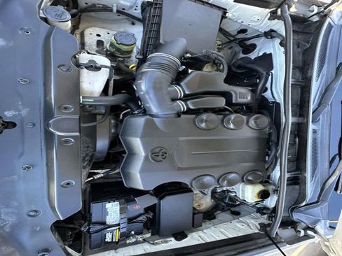 Used 2012 Toyota 4Runner SR5 w/ Convenience Pkg image 10