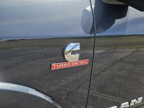 Used 2025 RAM 2500 Limited image 10