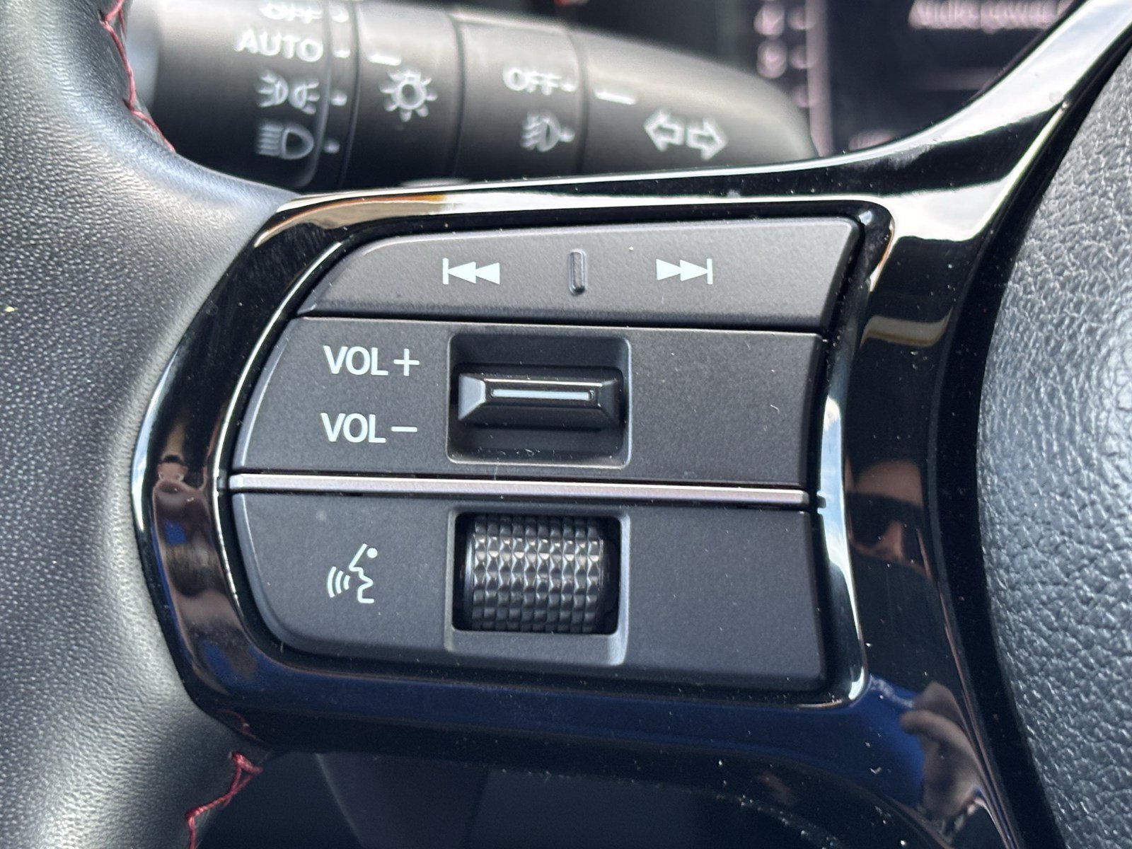 Used 2025 Honda Pilot Black Edition image 19